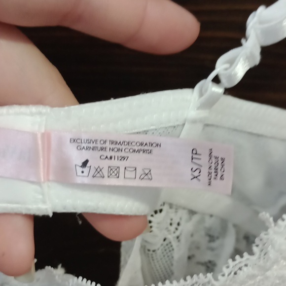 XS White Lace Elegance Bodysuit LaVieEnRose - Picture 12 of 12